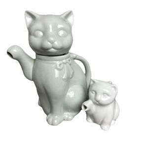 Takahashi Teapot Cat plus Small Kitten Creamer  White Set  Porcelain